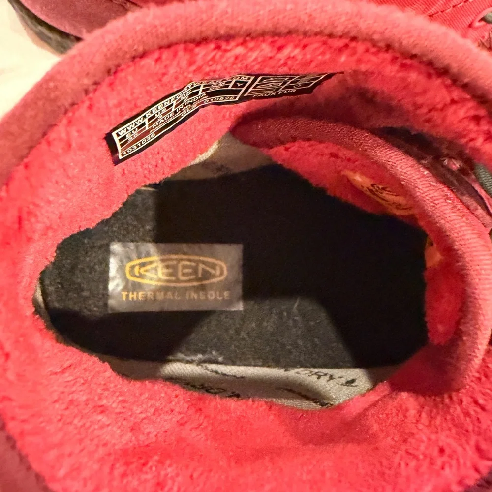 Keen Kids Insulated Winter Boots Red Thermal Insole Bungee Lace‎ Size 3